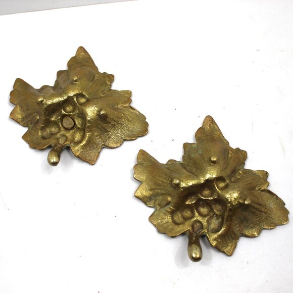 Vintage MCM Solid Brass Grapes & Leaf Trinket Dish - Lot of 2 - Picture 5 of 6